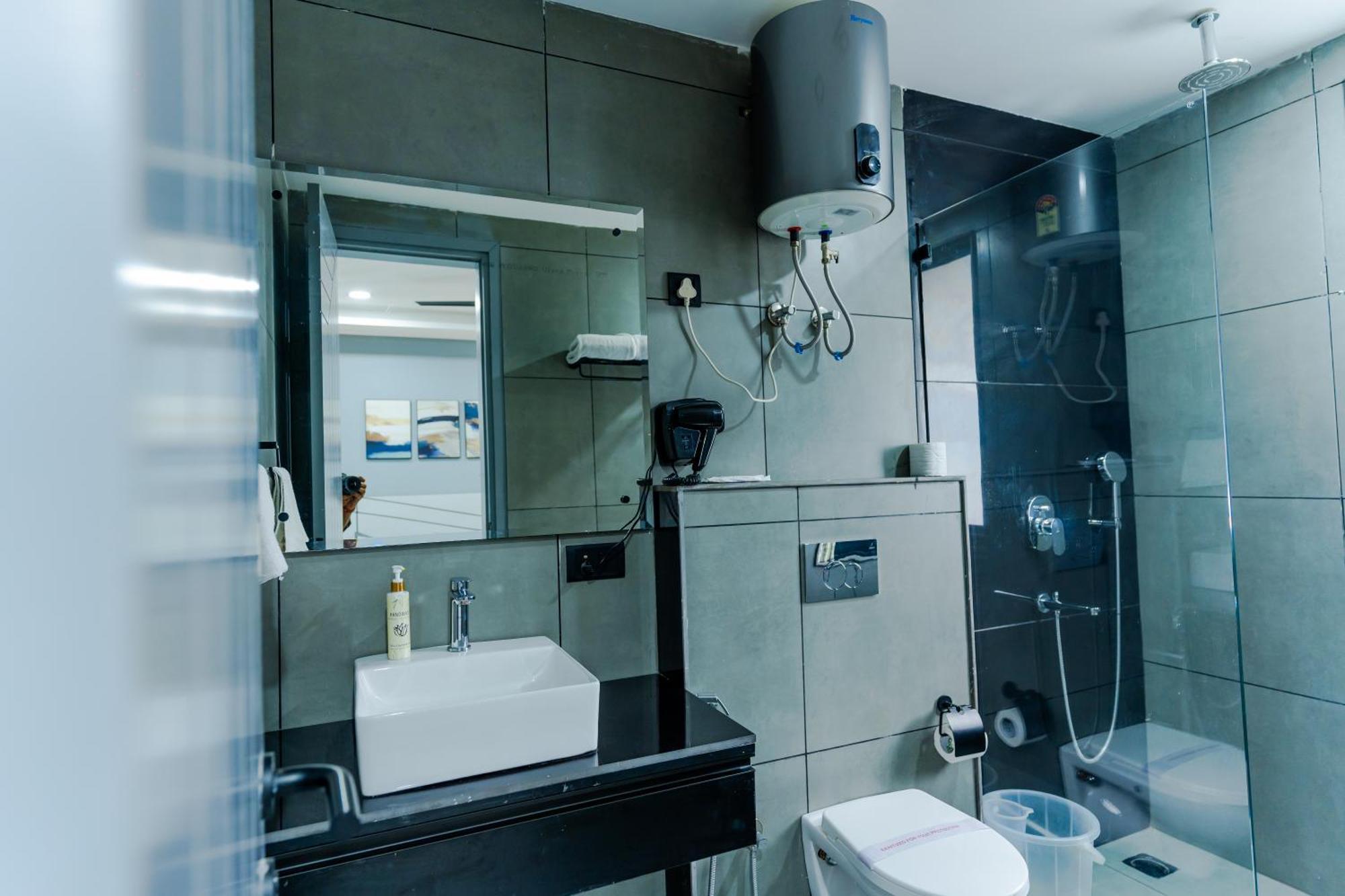 Bedchambers Luxury Apartment Near Golf Course Road Gurgaon Ngoại thất bức ảnh